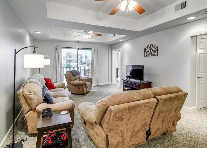 Walk To Bristol Motor Speedway: Retreat W/ Pool!